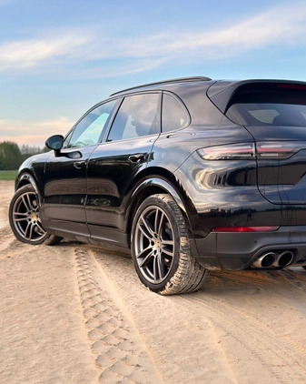 Porsche Cayenne cena 265000 przebieg: 108000, rok produkcji 2018 z Białystok małe 92